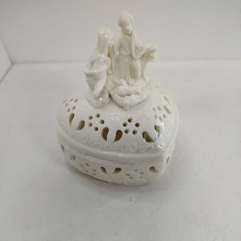 Porcelain Heart Shape Trinket‎ Dresser Box Jesus Mary Joseph